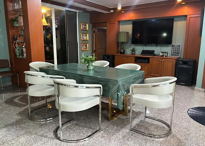 The Oasis On 8 Cozy Homestay&café Bangkok